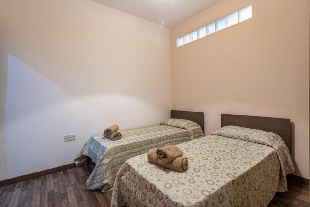 St Julians Seafront Apartment *